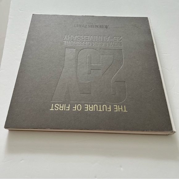 Audemars Piguet Royal Oak Offshore 25th Anniversary book rare future of first - Picture 4 of 17